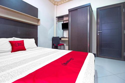 Setiabudi House | RedDoorz Plus near Isola UPI