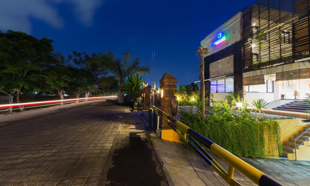 Pemogan Hotel | RedDoorz Plus near Mall Bali Galeria 2