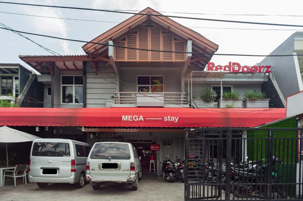 Gading House | RedDoorz Plus near Mall Kelapa Gading