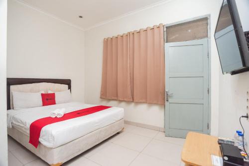 Bogor Tengah House | RedDoorz Plus near RS PMI Bogor
