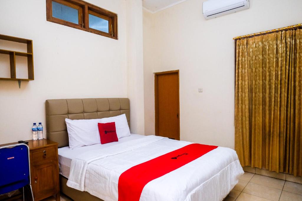 Banjarsari Hotel | RedDoorz Syariah @ Griya Thamrin Manahan Solo