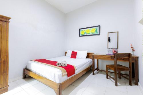 Kalimalang House | RedDoorz Syariah near Grand Kota Bintang
