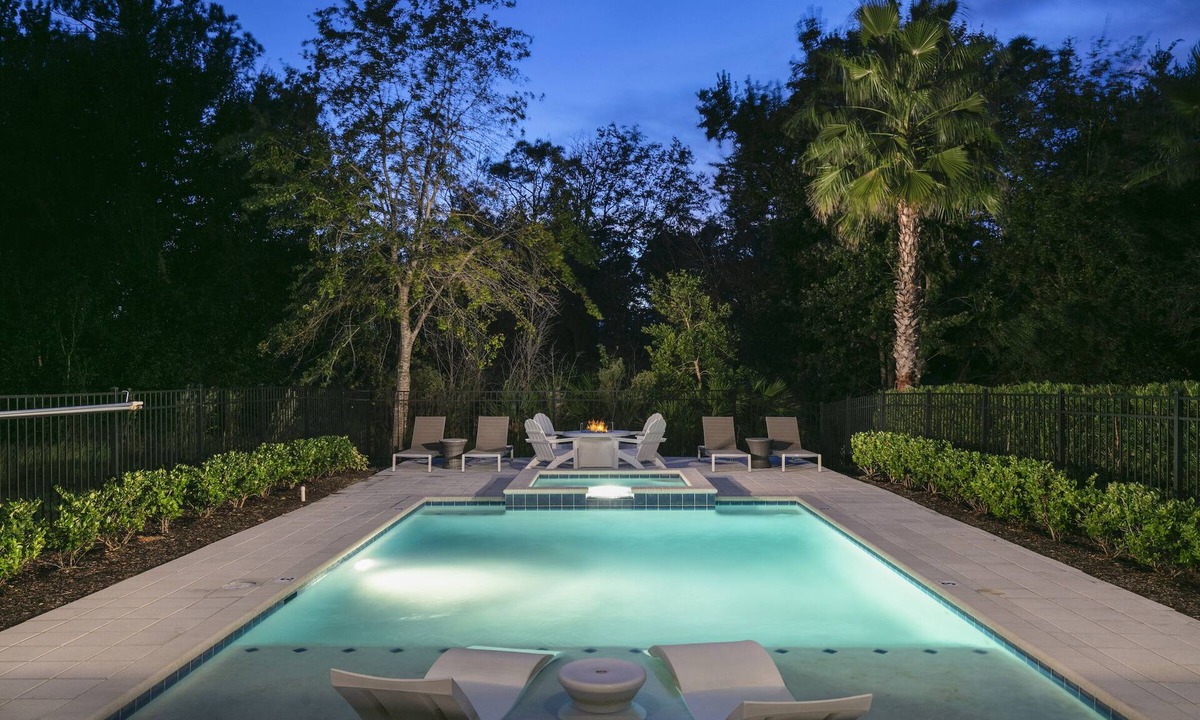 Reunion Villa | Reunion Bliss | 5 Bed Luxury Villa with Southwest Facing Pool & Spillover Spa