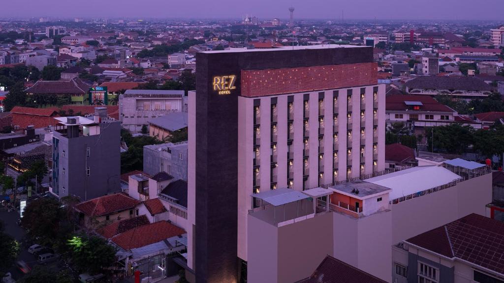 Semarang Hotel | REZ Hotel Semarang