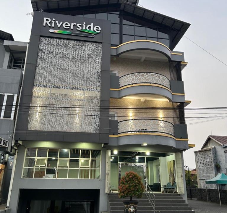 Blitar Hotel | Riverside Smart Hotel