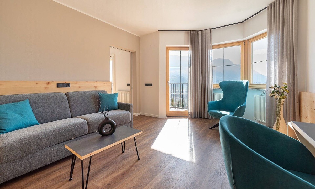 Merano Apartment | Room 'Passerblick Suite 2' with Mountain View, Wi-Fi and Air Conditioning