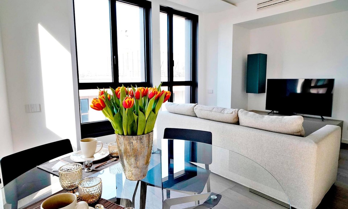 San Babila Apartment | S Babila Central Tower w Rooftop Terrace in San Babila