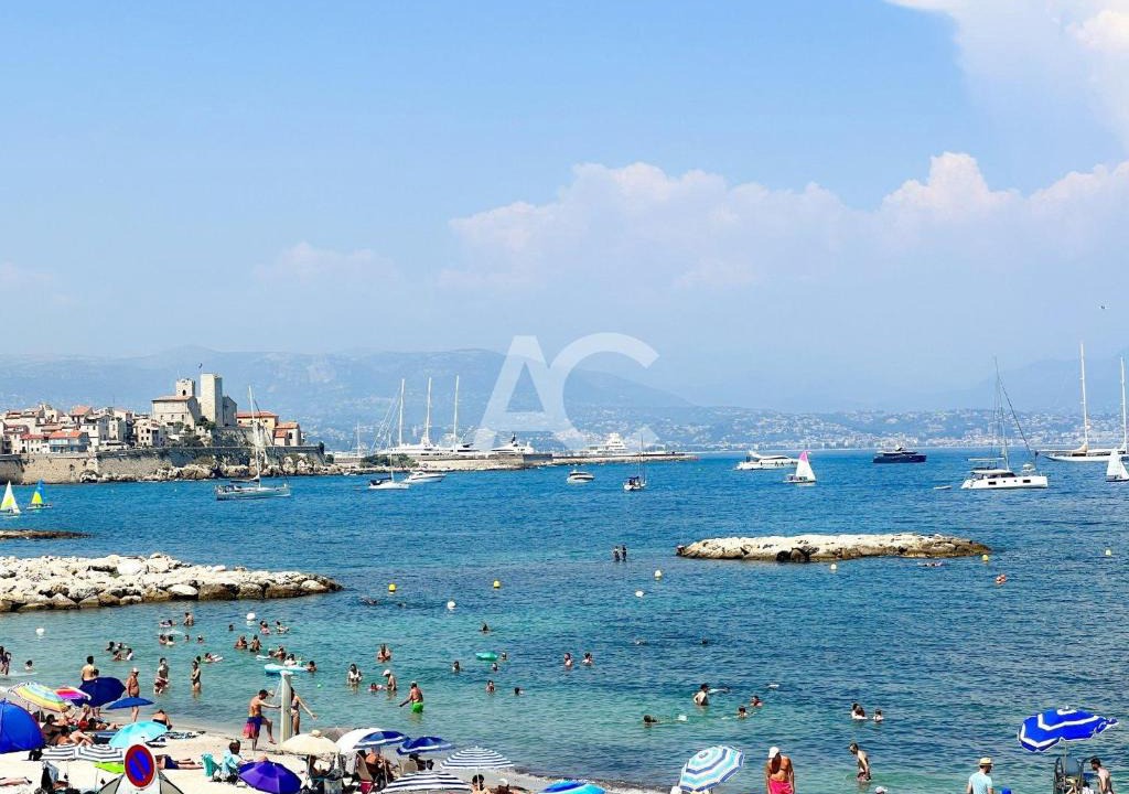 Cap-d'Antibes Apartment | Salis Amazing waterfront apartment with sea views