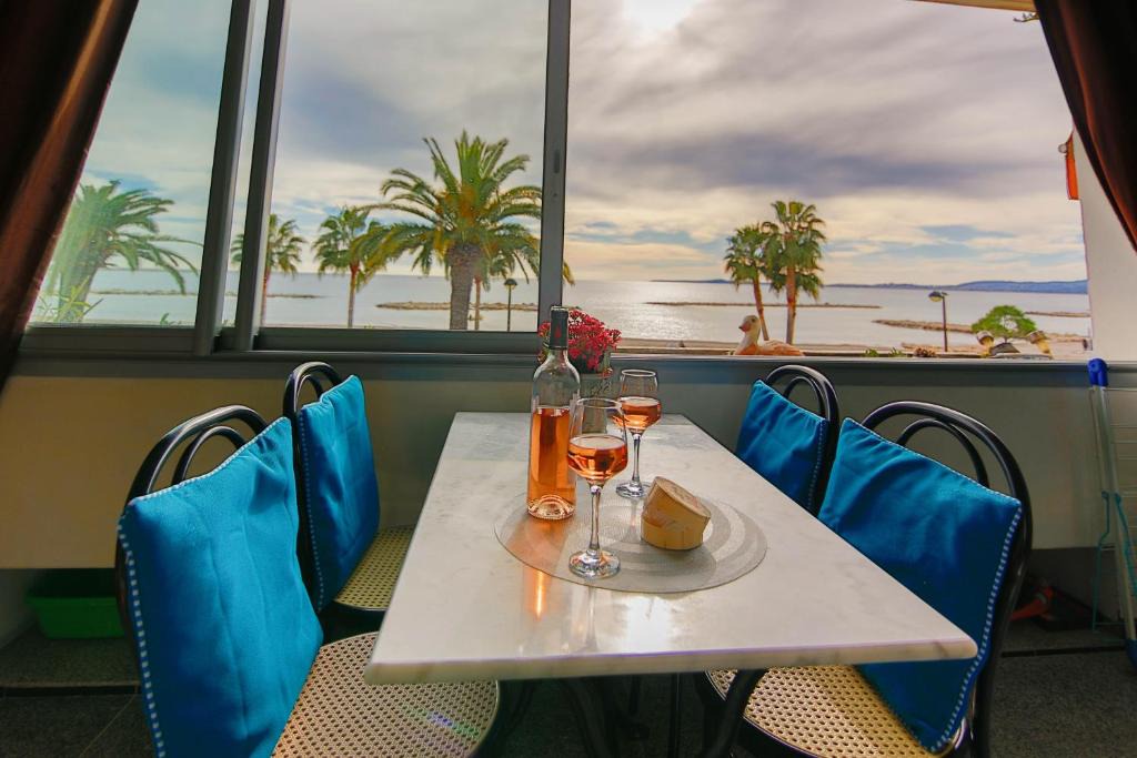 Saint-Laurent-du-Var Apartment | Sea view luxury apartment