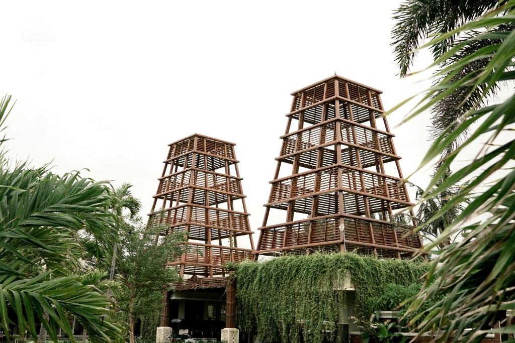 Mlonggo Hotel | Sekuro Village Beach Resort