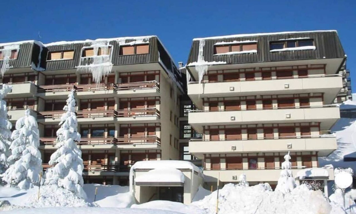 Sestriere Apartment | Sestriere Gem: Comfy Apartment with Ski Views