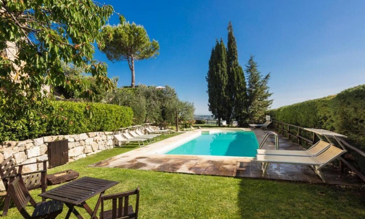Castel San Gimignano Apartment | Simona delightful studio apartment with pool view