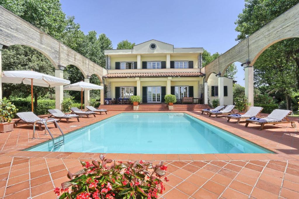 Poveromo Villa | SOUTHFOX VILLA