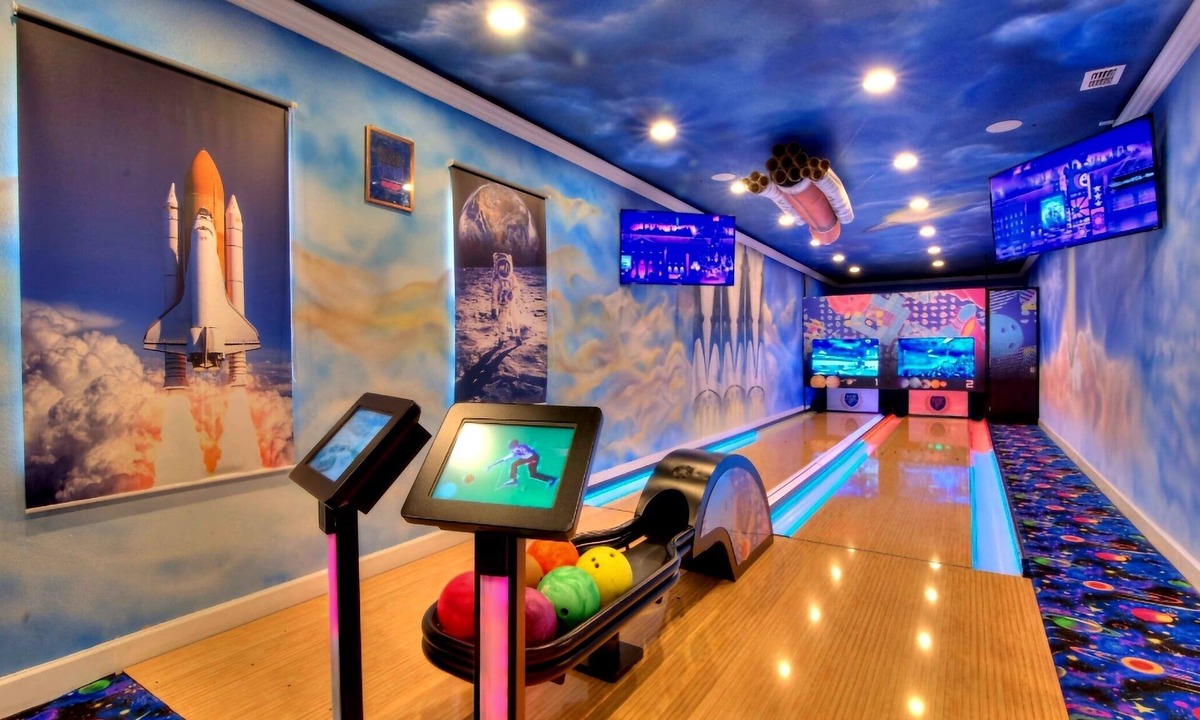 Kissimmee House | Space, World, Sports bowling villas, 42 Bedrooms, 43.5 bathrooms, sleeps 116
