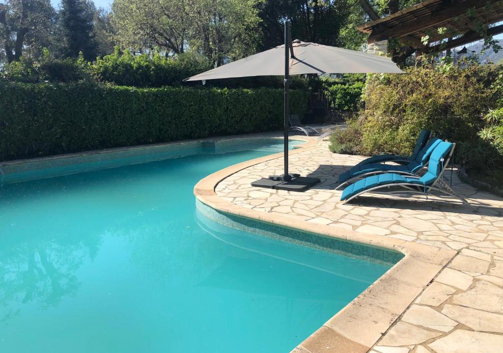Roquefort-les-Pins Villa | Spacieuse villa provençale au calme absolu.