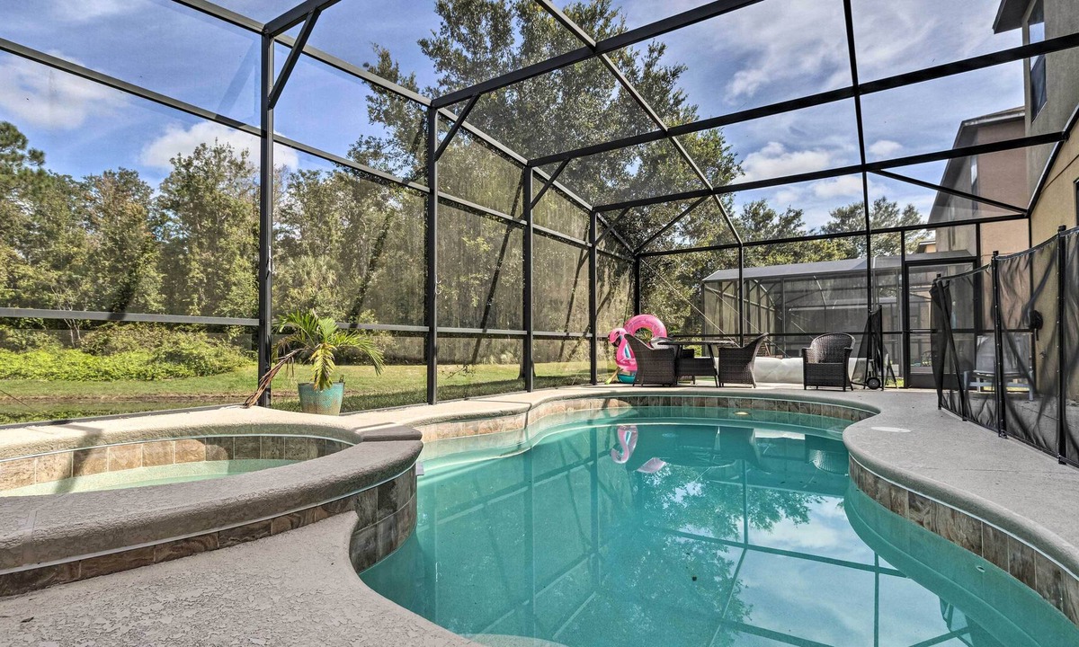 Cypress Pointe House | Spacious Davenport Retreat w/ Lanai + Pool!