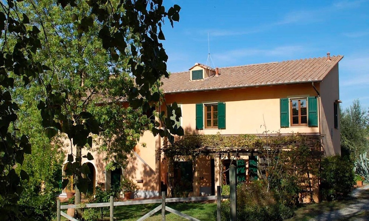 Palaia House | Spacious Tuscan Villa Retreat