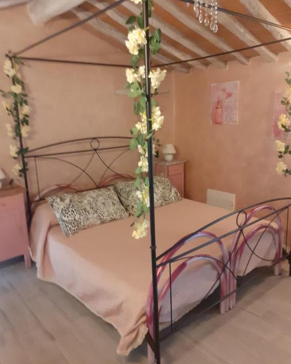 Colle di Compito Apartment | Splendido rustico shabby