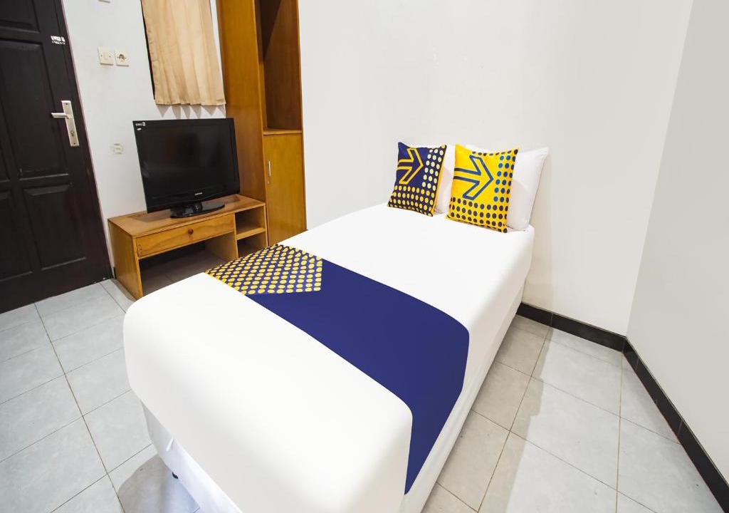Dinoyo Hotel | SPOT ON 90902 Marhaban Guesthouse Syariah