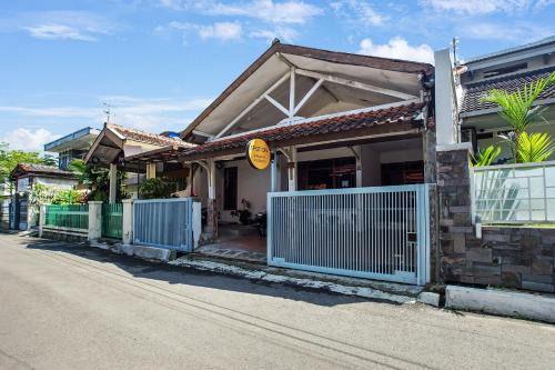 Astana Anyar Hotel | SPOT ON 91117 Sriwijaya Residence Syariah