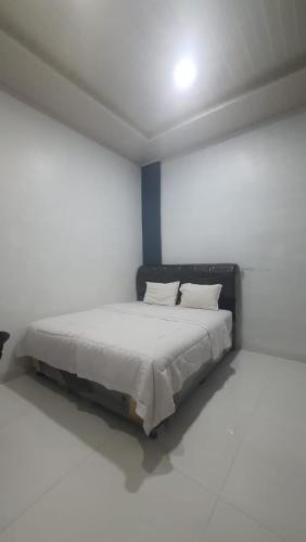 Deli Serdang Hotel | SPOT ON 92481 Modena Homestay Syariah Near SD Negeri