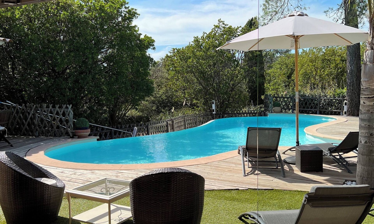 Bagnols-en-Foret House | Stay from 3 nights Villa with infinity pool, Pool house, Spa
