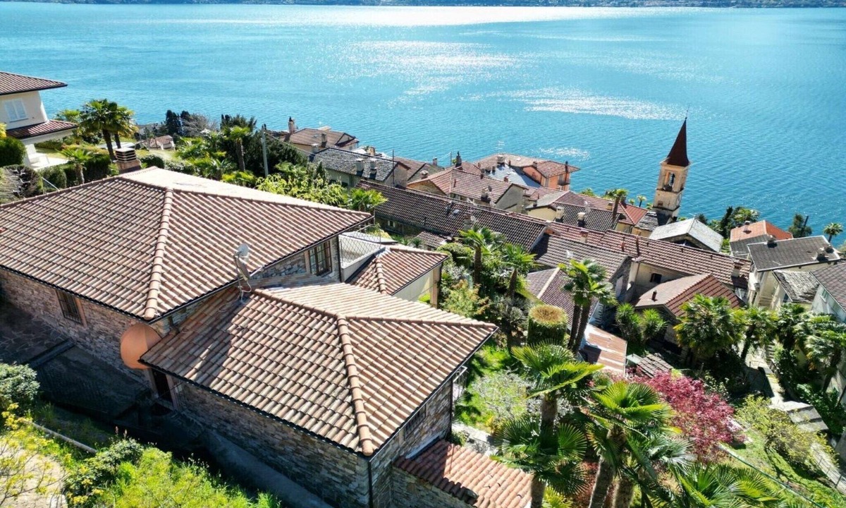 Gonte Villa | Stay near Lake with Panoramic Views