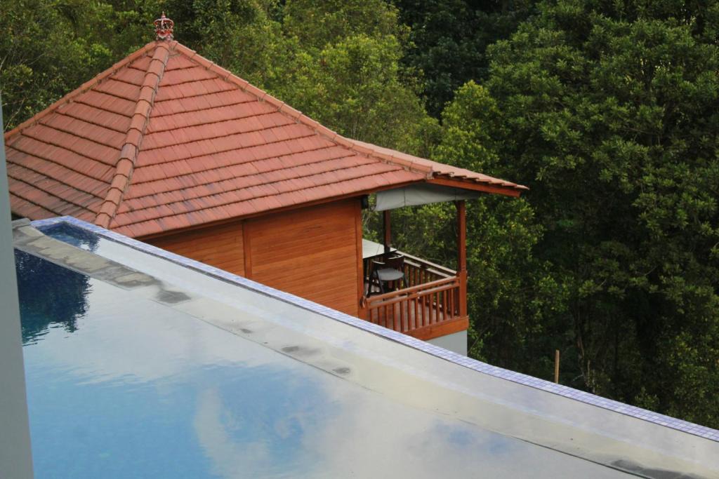 Sidemen Cabin | STHANATAPA HILL's