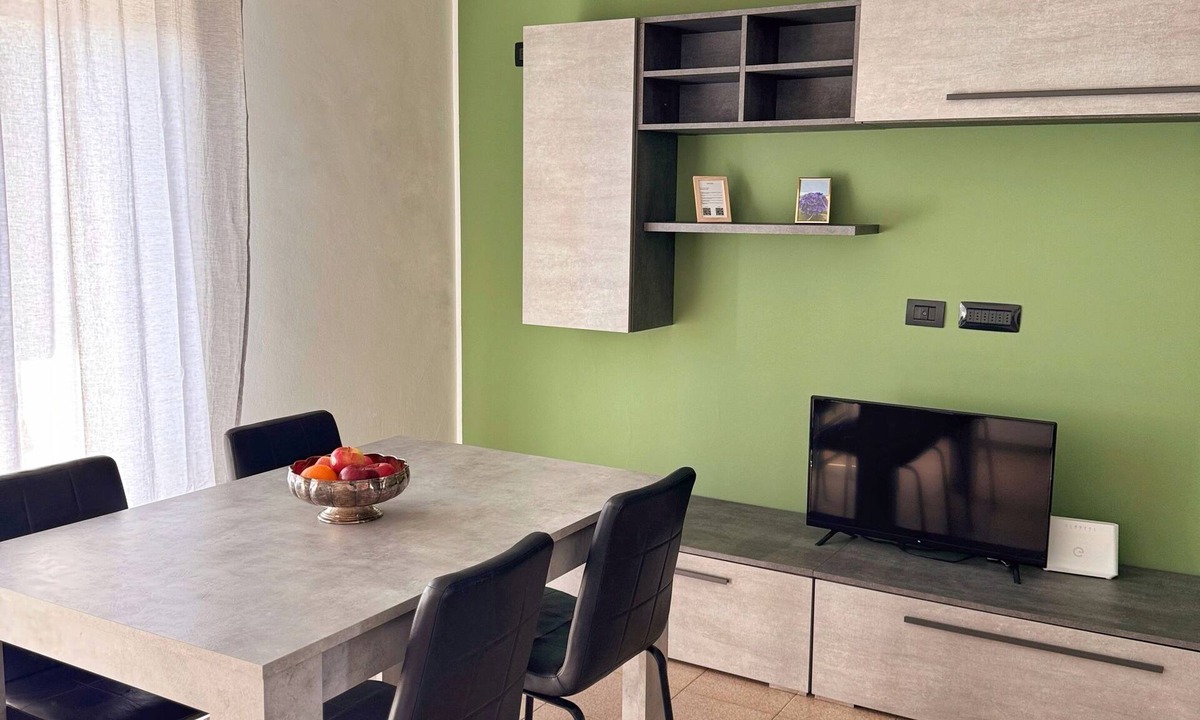 Navigli Apartment | Strategic two-room apartment: M2 Metro, Navigli and Forum