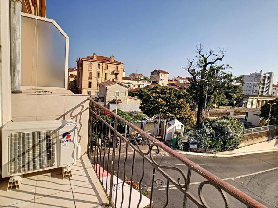 Golfe Juan Apartment | Studio - 2 min plage - 1 min gare à pied - Rénové