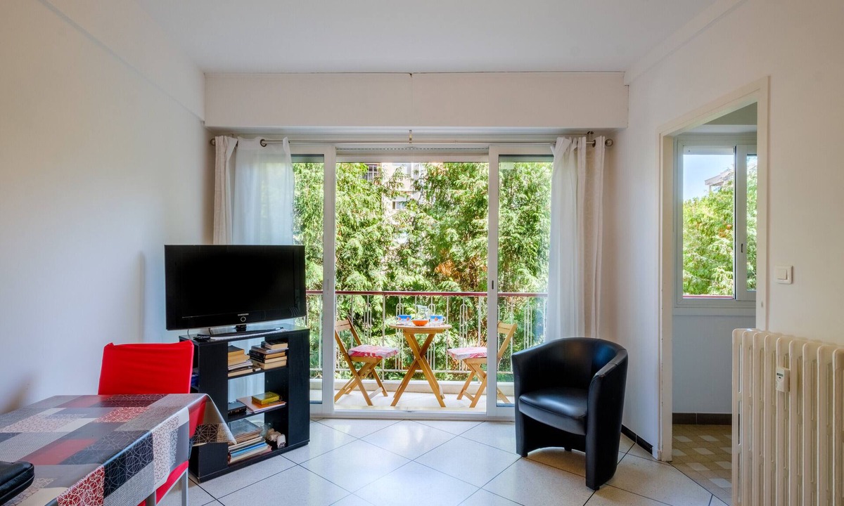 Cros-de-Cagnes Apartment | Studio Apartment 'En Bord De Mer' with Balcony and Wi-Fi