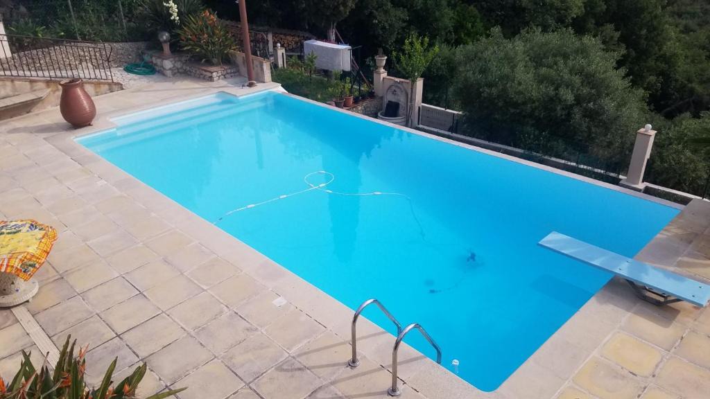 Cagnes-sur-Mer Apartment | Studio avec piscine dans mas provençal