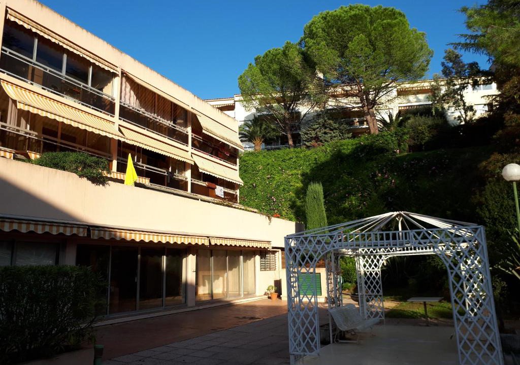 Vallauris Apartment | studio centre ville proche mer
