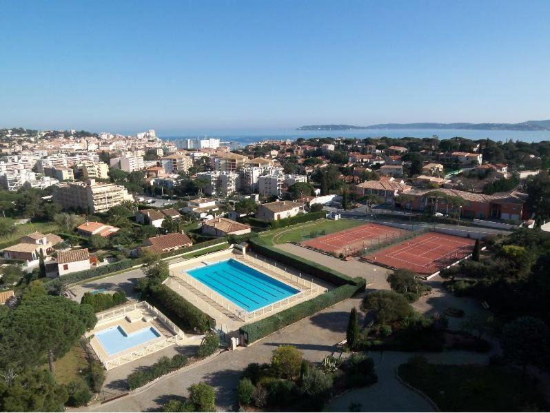 Sainte-Maxime Apartment | Studio Coteaux