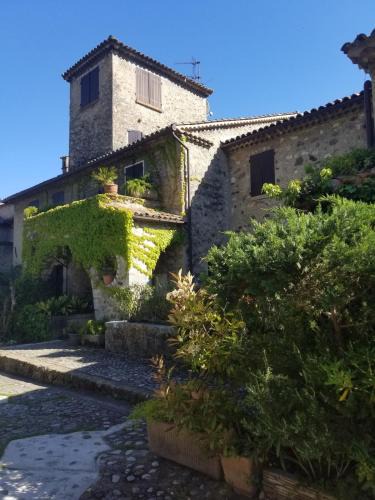 Bastide Giraud Apartment | Studio de charme dans un ancien moulin à huile d'olive