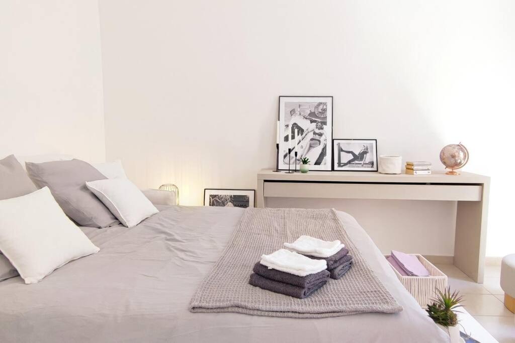 Prado - Republique Apartment | studio ensoleille cœur de ville frgk