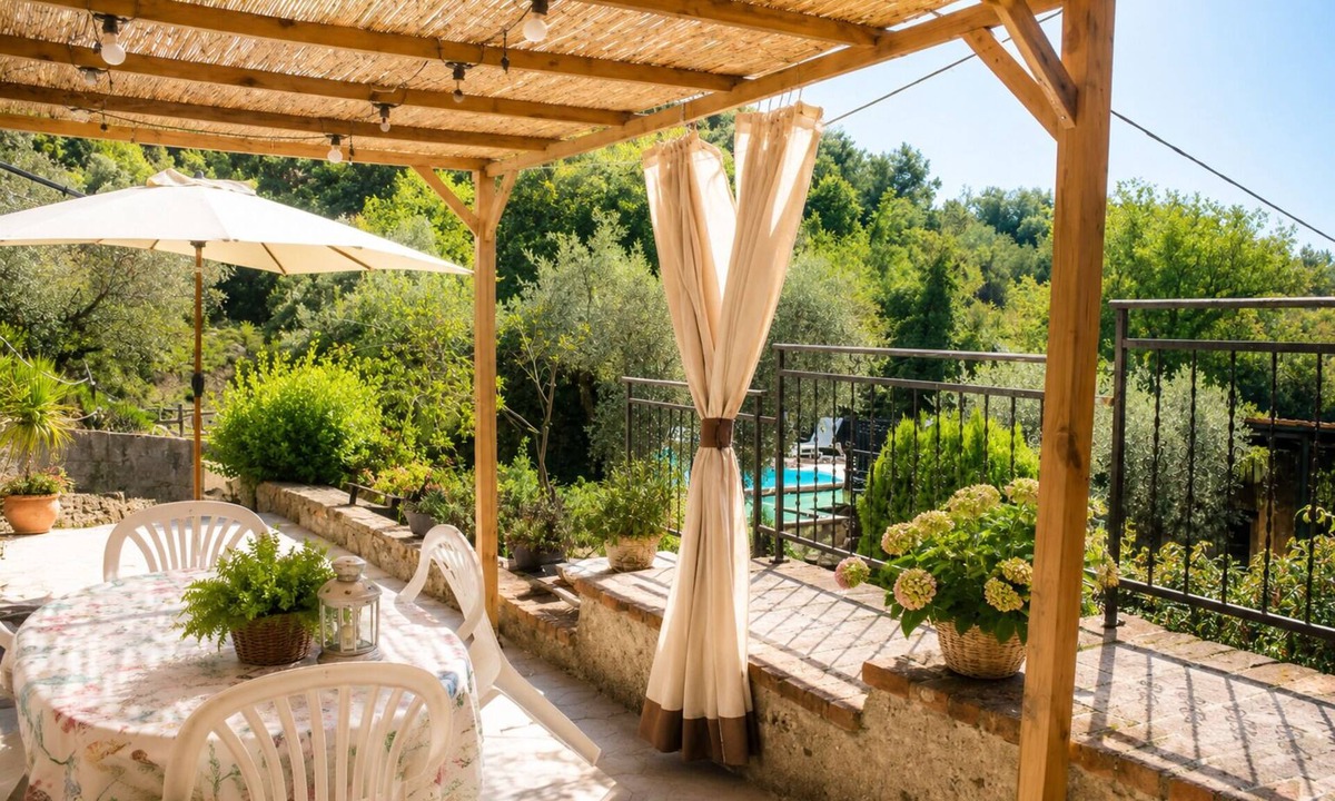 Castelnuovo Magra House | Studio in the countryside with pool, exceptional view, great for relaxation and trips