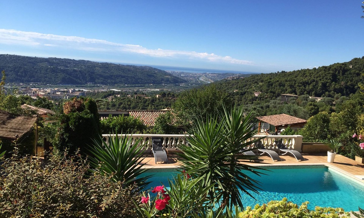 Carros House | STUDIO INDEPENDENT POOL VILLA (4 PEOPLE) FRENCH RIVIERA NICE - PANORAMIC SEA VIEW