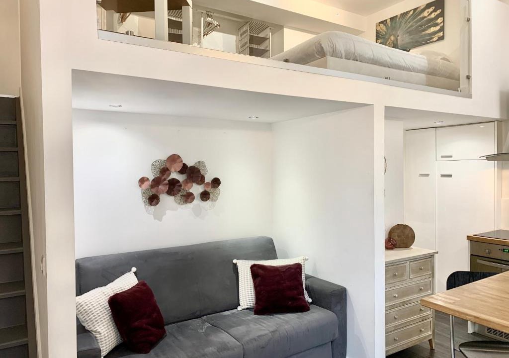 Old Town Apartment | Studio Mezzanine Rue Pieta