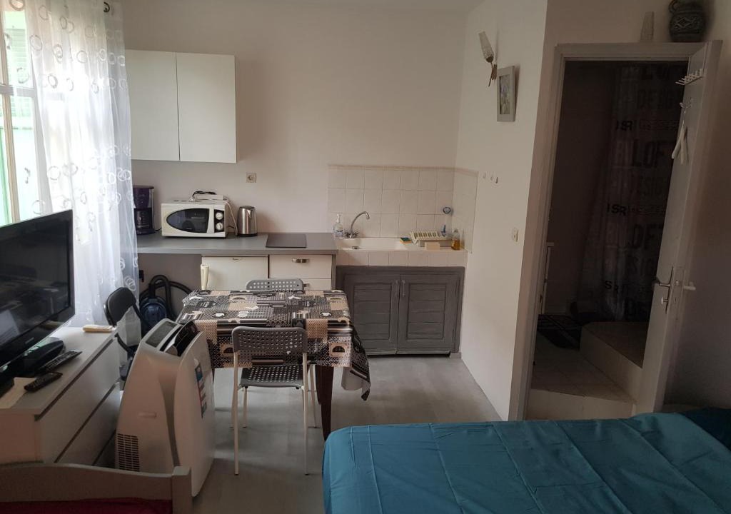 Mantega Apartment | studio pour 3 personnes au calme dans villa