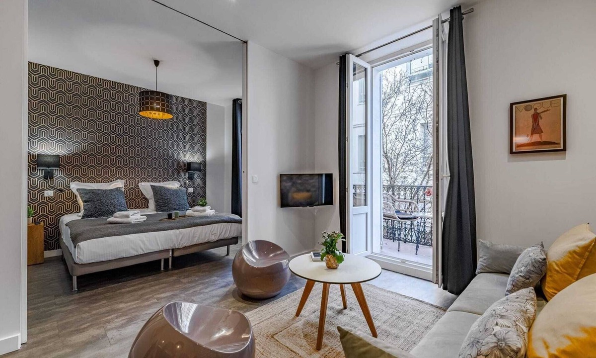 Cannes City Centre Apartment | STUNNING APART ❤️ BEACHES, SHOPS & PALAIS at YOUR DOORSTEPS! By TOTOLULUCANNES