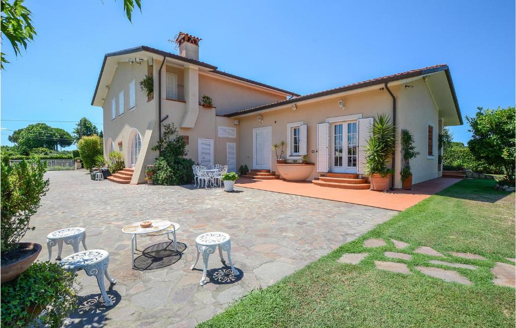 Lido di Camaiore House | Stunning home in Lido di Camaiore with WiFi and 1 Bedrooms