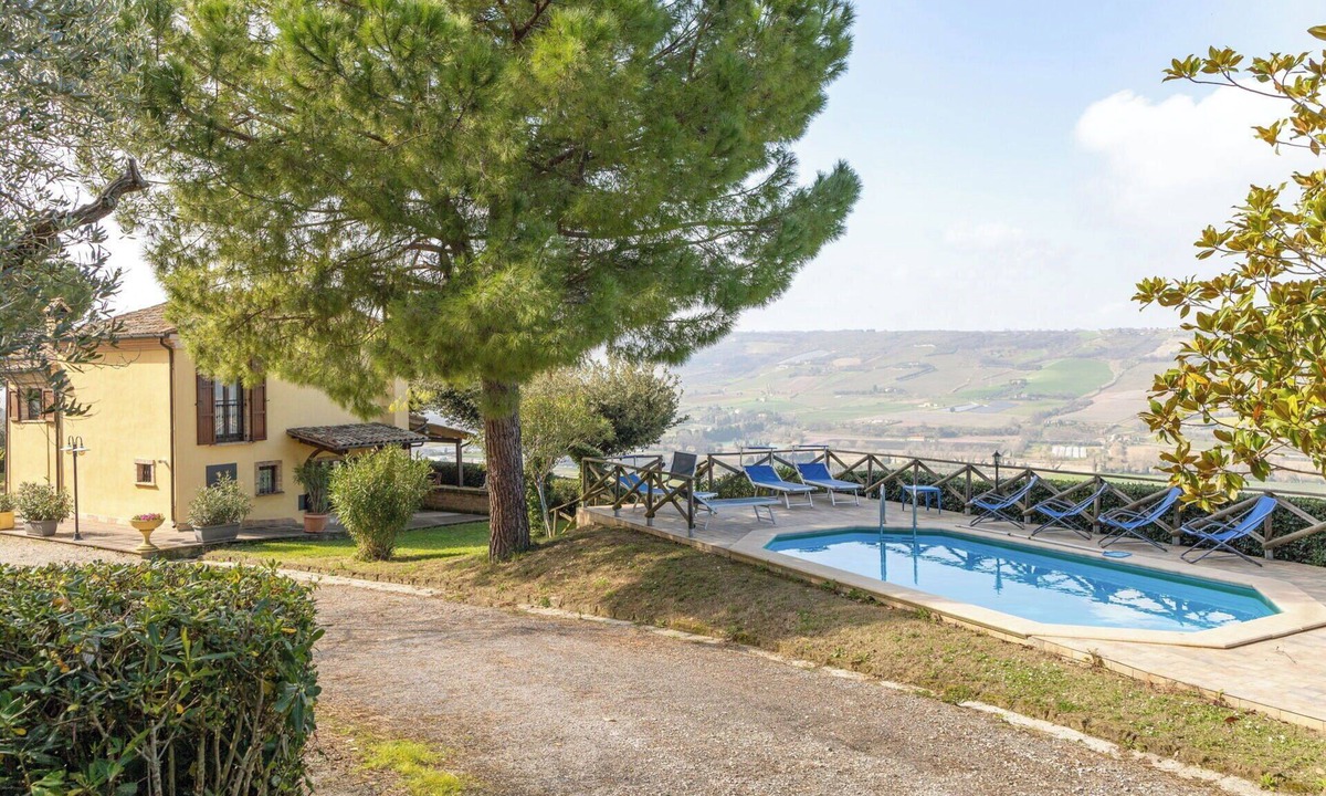 Campofilone Villa | Stunning private villa with private pool, WIFI, terrace, pets allowed and panoramic view