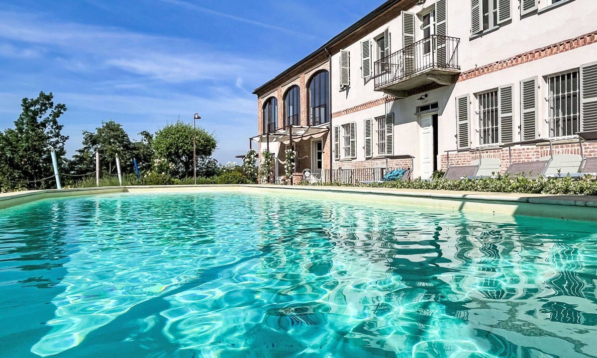 Portacomaro Villa | Stunning private villa for 10 people with A/C, private pool, WIFI, TV and patio