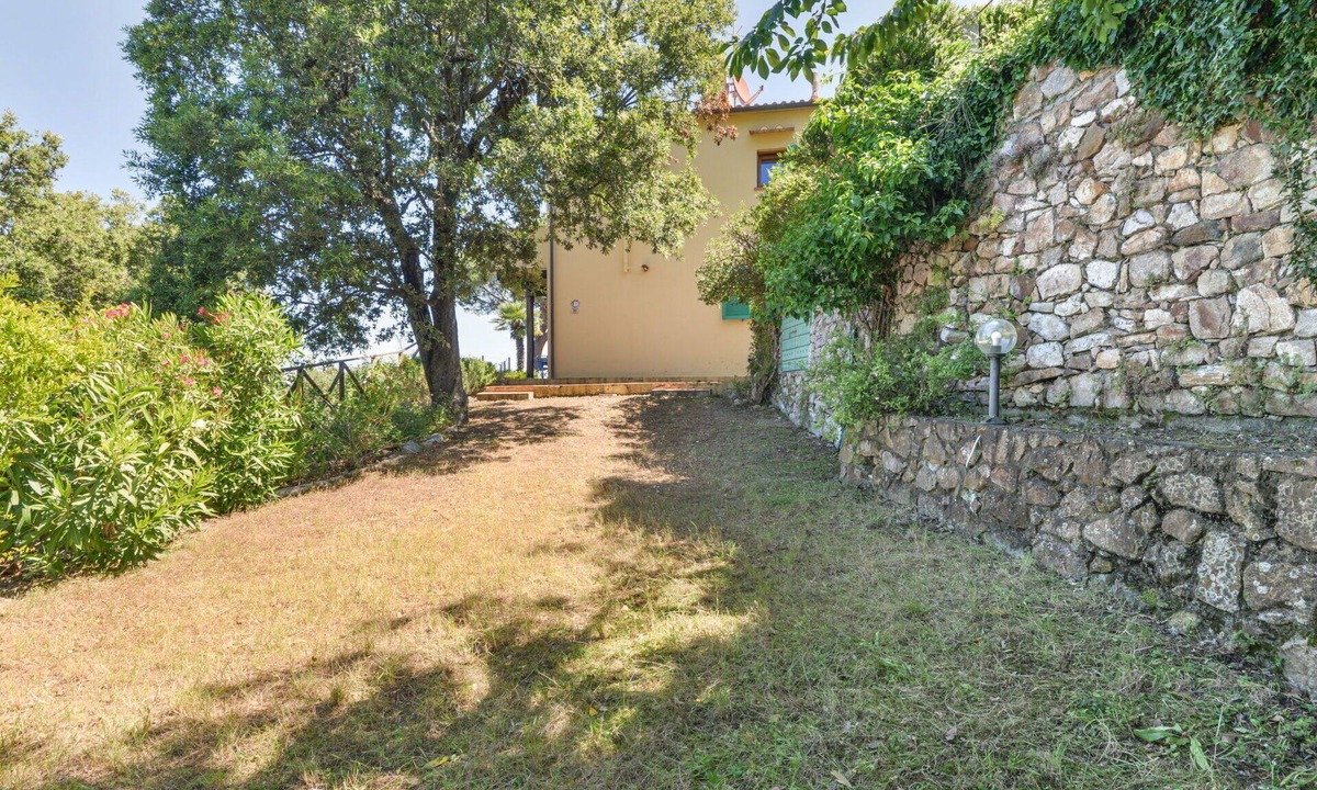 Aia House | Stunning villa for 5 guests with private pool, terrace and pets allowed