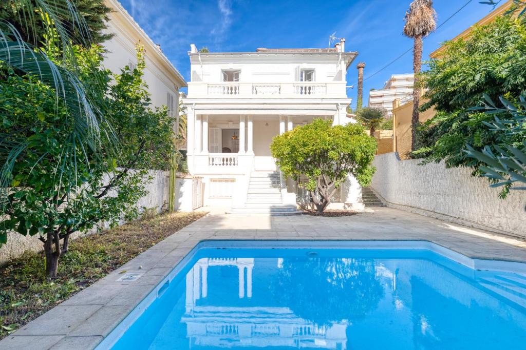 Lazaret Villa | Stylish Art Deco villa near the sea 4 Bdrs Pool and garage
