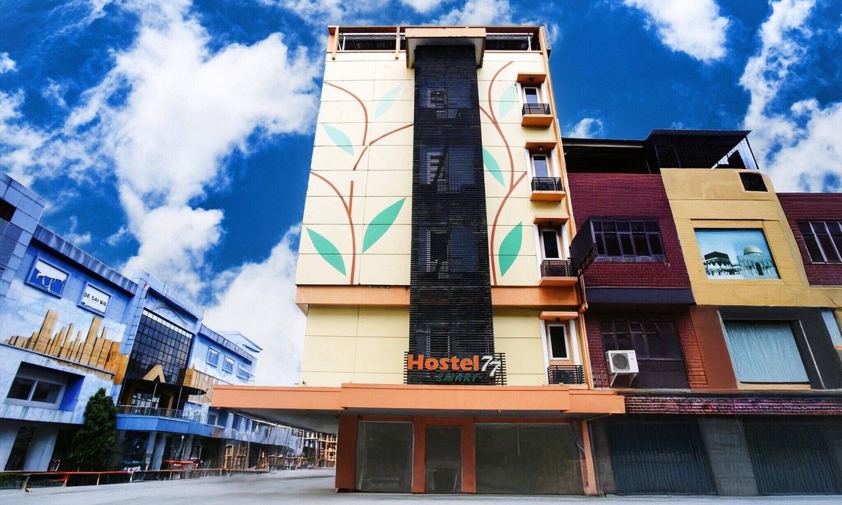 Palembang House | Stylish DBL Suite Escape W/Free WiFi and Parking