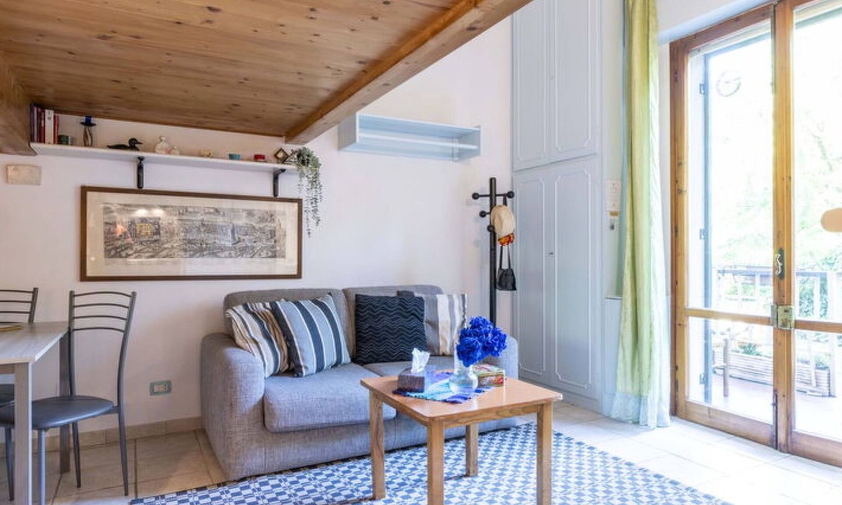 Isolotto Apartment | Suite Vogel by Interhome