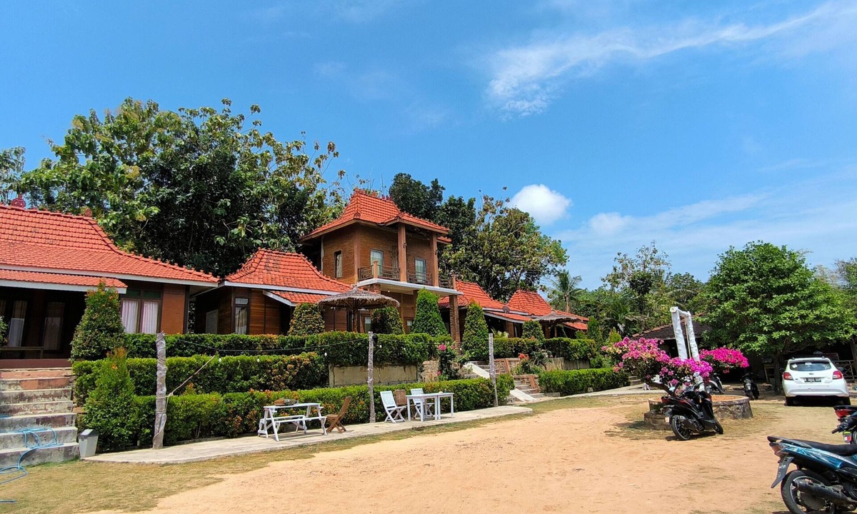 Karimunjava Hotel | Sunrise Sea Hill Cottages