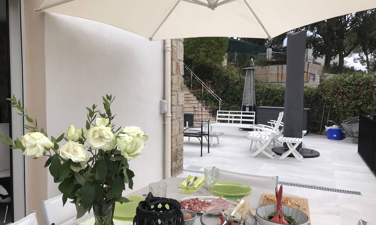 Biot House | Superb contemporary house. 5 minutes from GOLF , 15 m from BEACHES